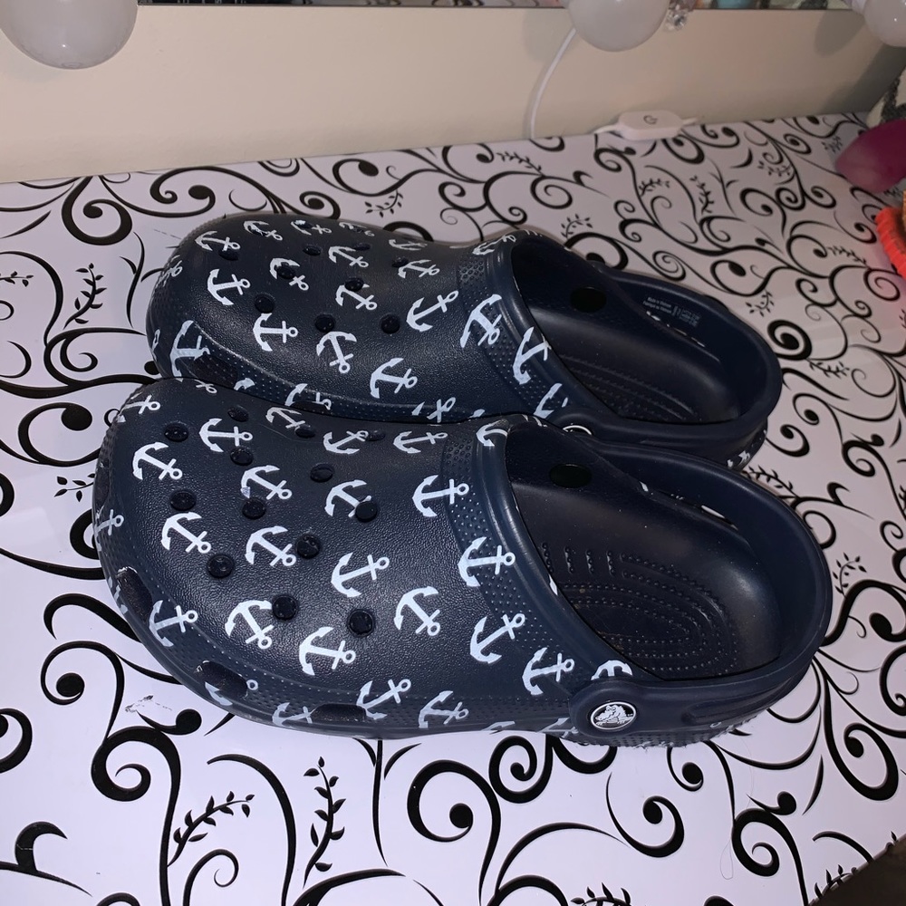 Anchor crocs